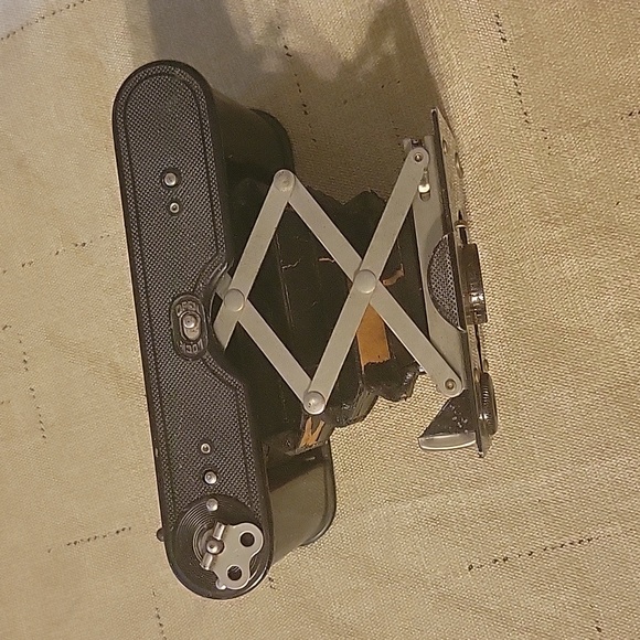 Antique Eastman Kodak Camera - Picture 10 of 11